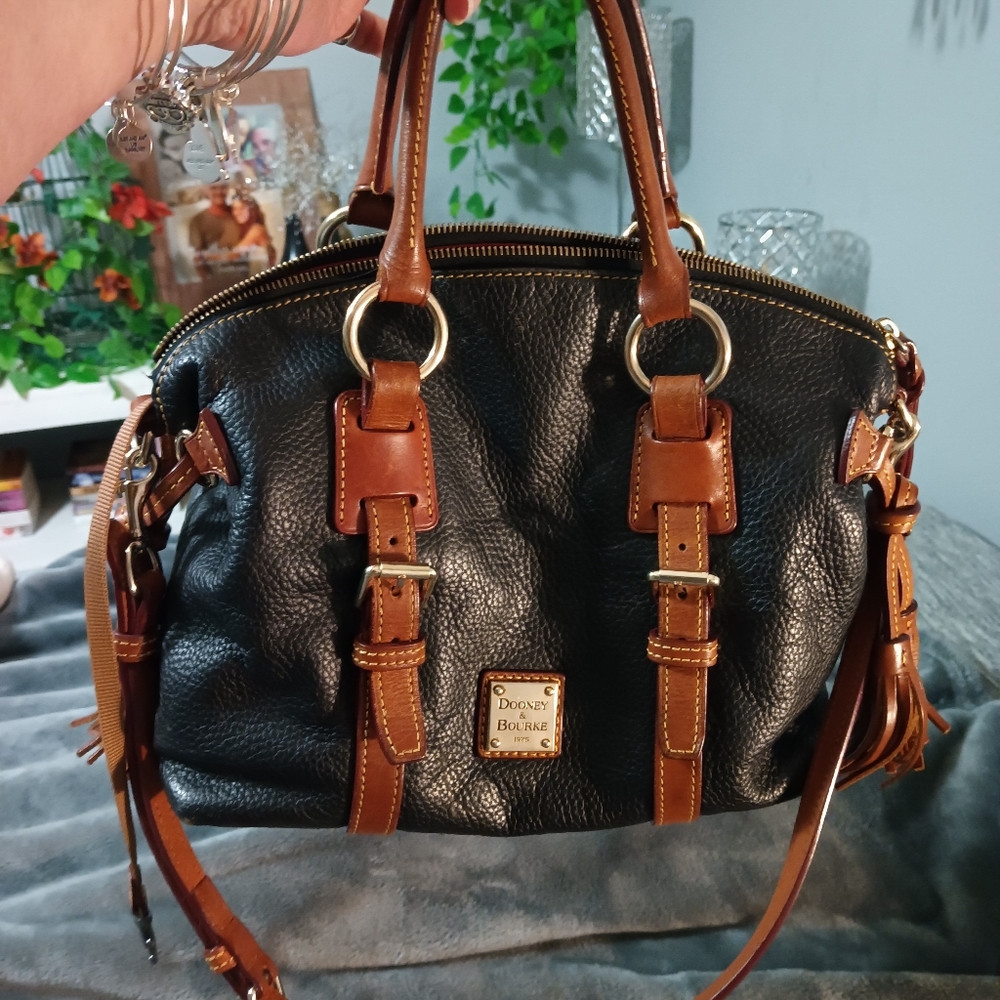 Dooney & Bourke bag